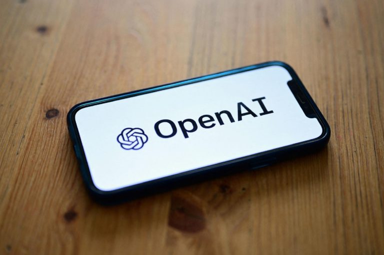 il senatore hawley esprime preoccupazioni sui rischi legati a openai in assenza di sam altman, sottolineando l'importanza di una regolamentazione adeguata per garantire la sicurezza e l'etica nello sviluppo dell'intelligenza artificiale.