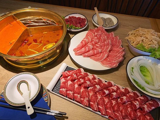 scopri il delizioso mondo della fonduta hotpot, un'esperienza culinaria avvolgente e conviviale che unisce sapori ricchi e ingredienti freschi per un pasto indimenticabile in compagnia.