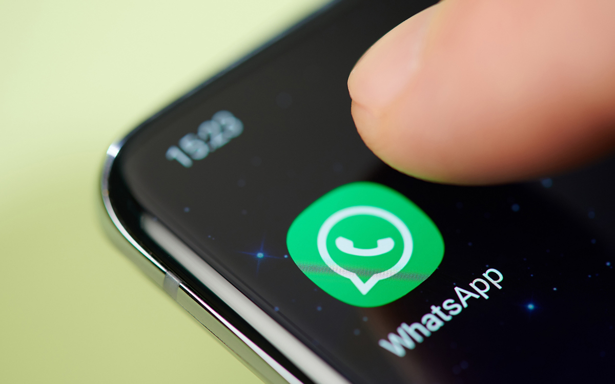 scopri come l'intelligenza artificiale può migliorare la tua esperienza su whatsapp: dalle chat automatizzate alla gestione intelligente dei messaggi, esplora le potenzialità di questa combinazione innovativa.